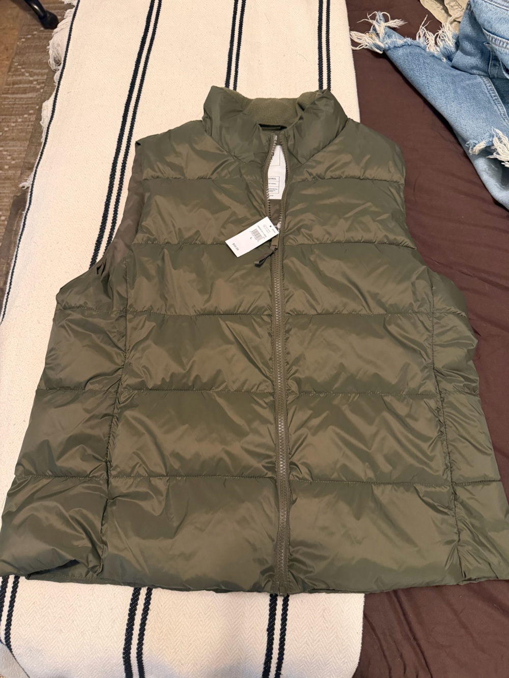 Gap Puffer Vest in Olive Green